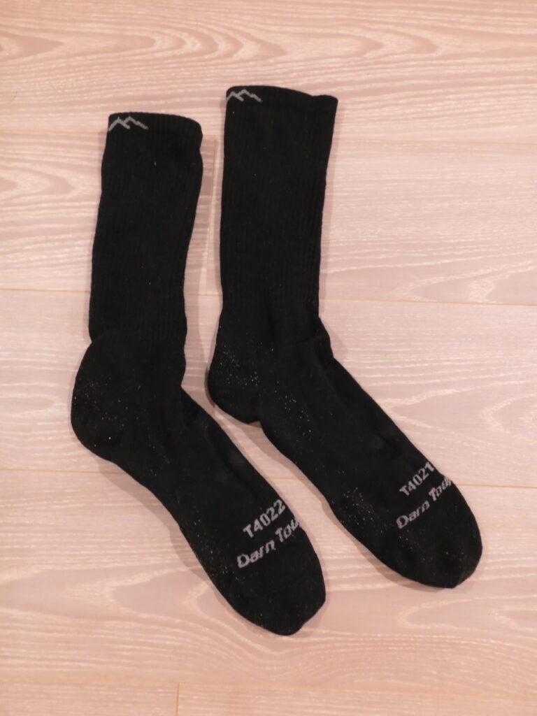 4年以上、散歩からランニングまで使い続けているDarn Toughの靴下